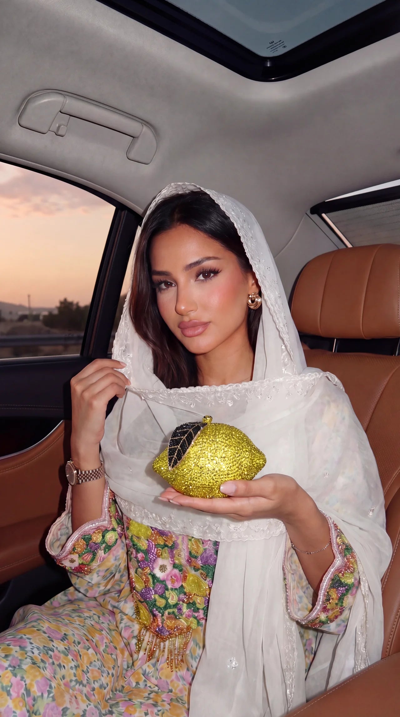 Lumi Clutch