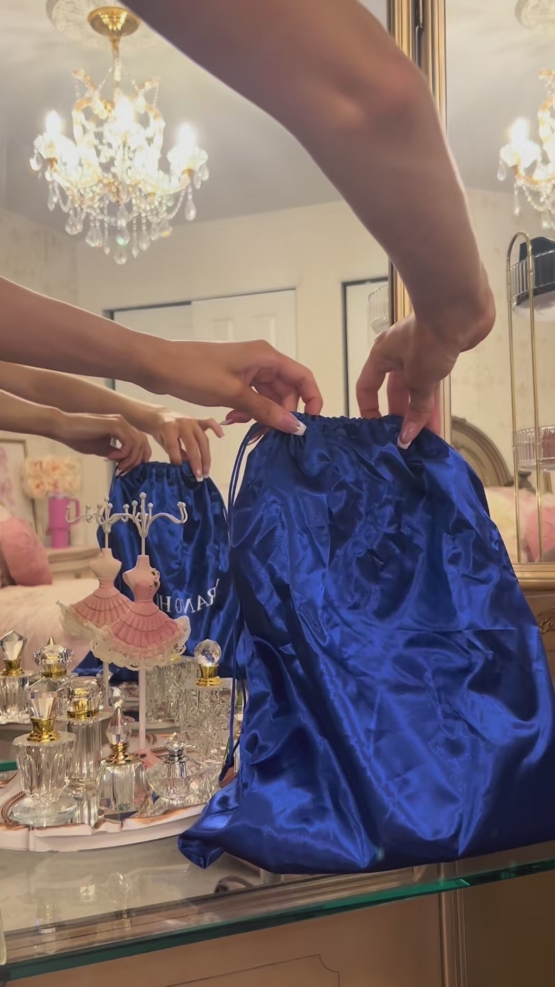It Girl Clutch